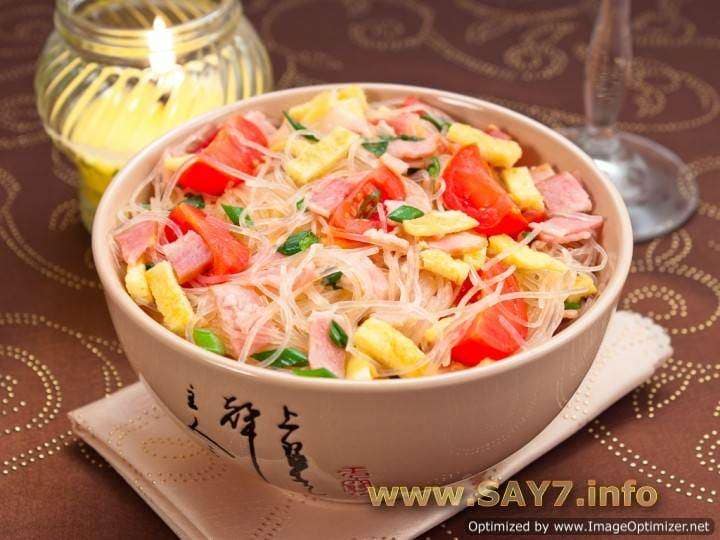 Фунчоза с беконом, помидорами и яичными блинчиками 1 Фунчоза с беконом, помидорами и яичными блинчиками